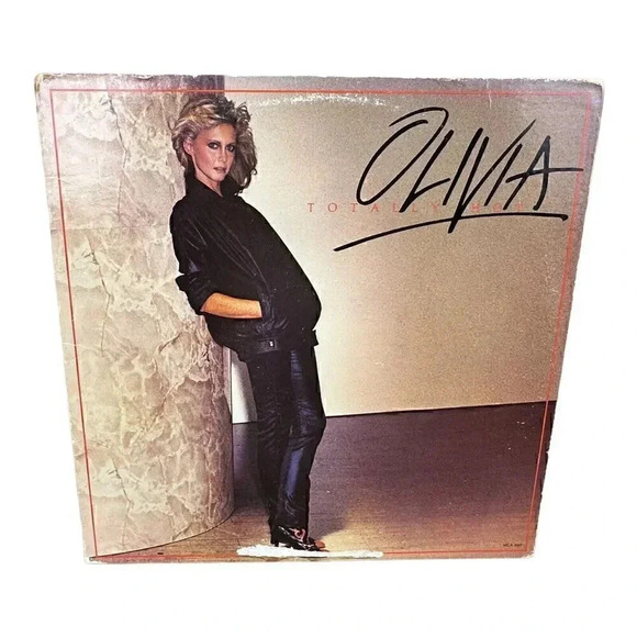 Olivia Newton John Totally Hot MCA 3067 First Press No Barcode Lyrics Tested NM - Picture 1 of 8